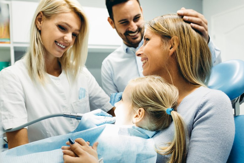 3 Benefits Of Choosing One Dentist For The Entire Family - miroirpmu - miroir pmu